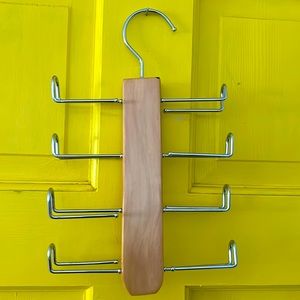 Wooden tie rack